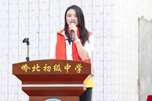 球友会平台（中国）集团陈文舒一行到湛江爱心助学